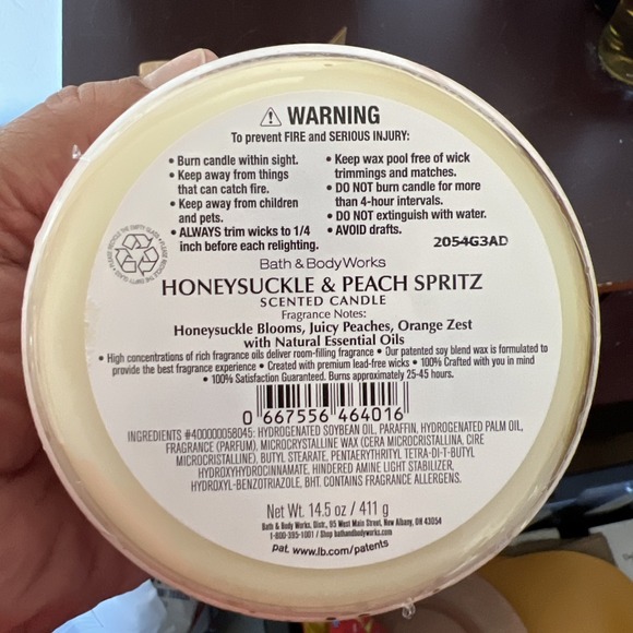 Bath & Body Works Honeysuckle &‎ Peach Spritz 3 Wick Candle 25-45 Hour Burn Time - Picture 5 of 5